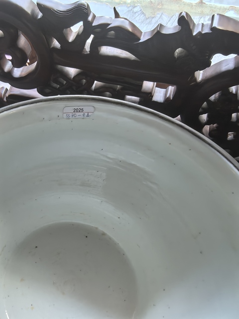 古玩陶瓷清晚期獅子滾繡球缸真品鑒賞圖