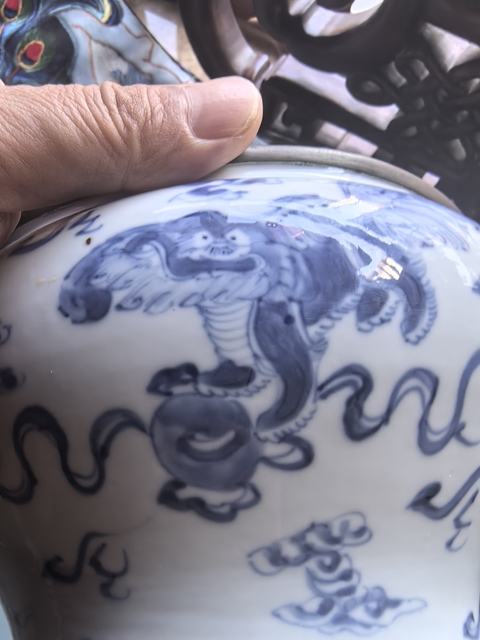 古玩陶瓷清晚期獅子滾繡球缸真品鑒賞圖