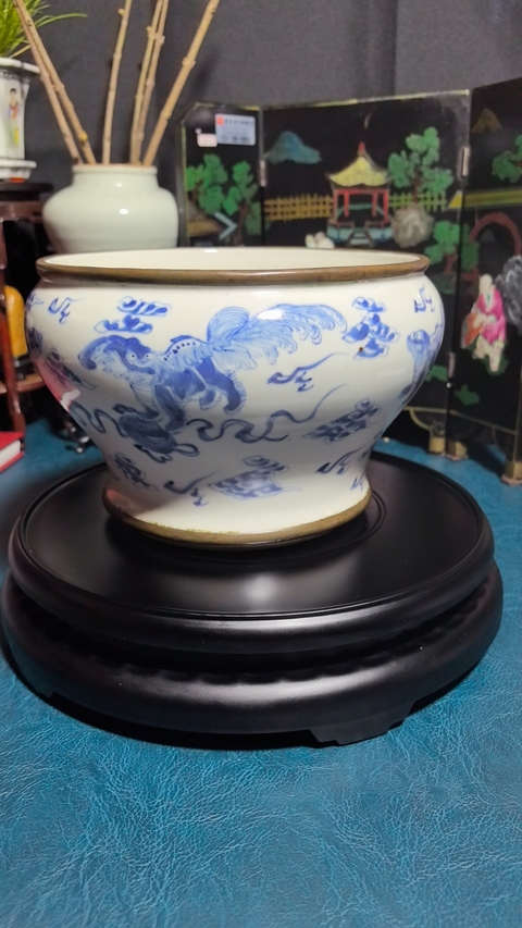 古玩陶瓷清晚期 青花獅子紋馬蹄缸真品鑒賞圖