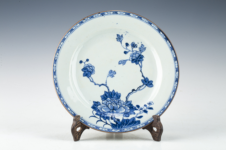 古玩陶瓷清乾隆·青花花卉紋折沿盤一對拍賣，當前價格0元
