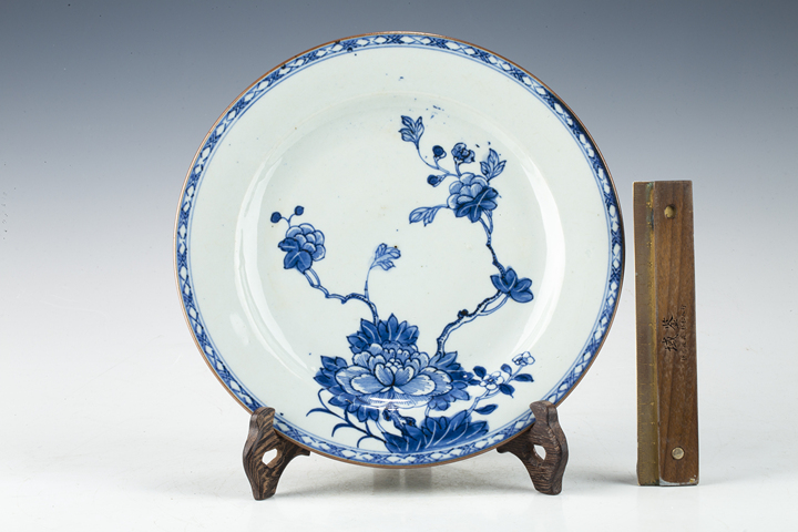 古玩陶瓷清乾隆·青花花卉紋折沿盤一對拍賣，當前價格0元