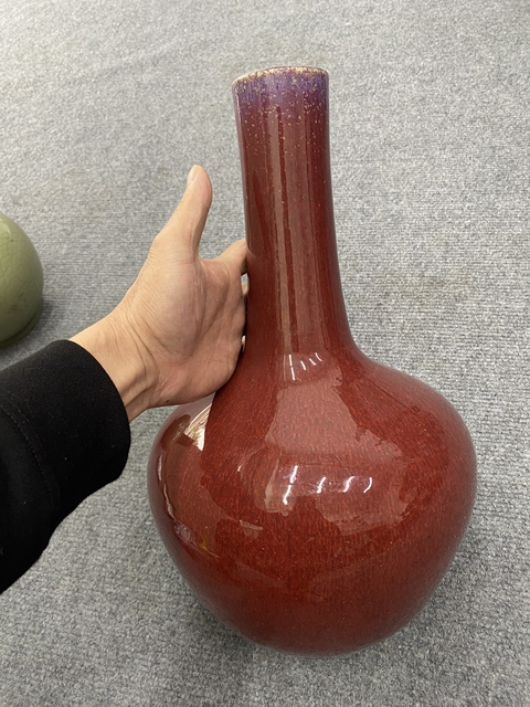 古玩陶瓷鈞紅窯變釉天球瓶真品鑒賞圖