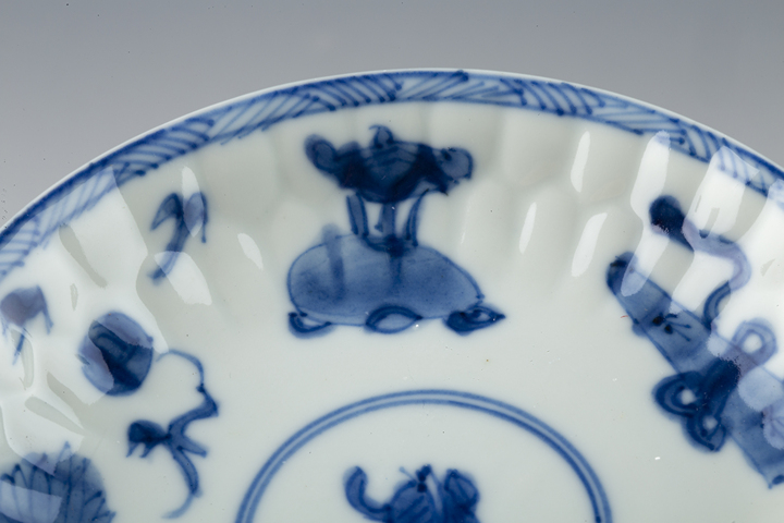 古玩陶瓷清康熙·青花琴棋書畫紋碟真品鑒賞圖