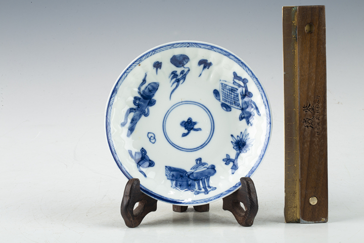 古玩陶瓷清康熙·青花琴棋書畫紋碟真品鑒賞圖