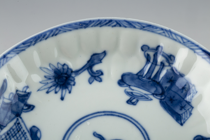 古玩陶瓷清康熙·青花琴棋書畫紋碟真品鑒賞圖