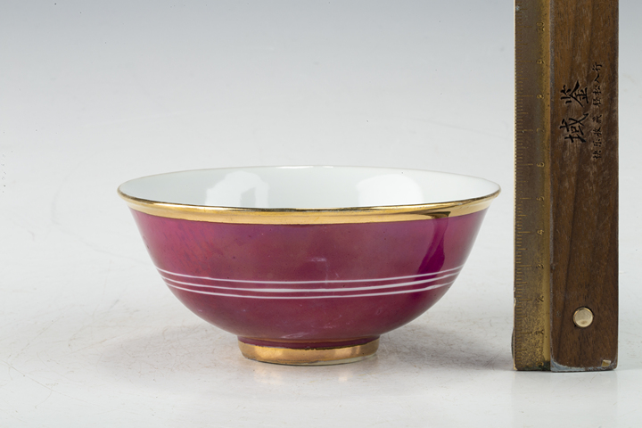 古玩陶瓷民國·胭脂水釉描金碗真品鑒賞圖