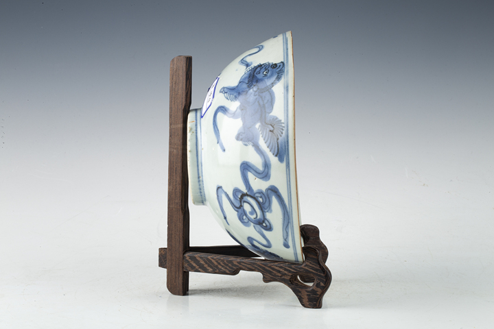 古玩陶瓷清早·青花獅子繡球紋碗真品鑒賞圖