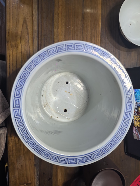 古玩陶瓷青花加彩花卉紋花盆真品鑒賞圖