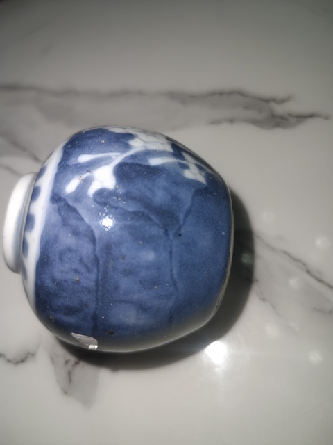 古玩陶瓷青花留白冰梅紋蓋罐真品鑒賞圖