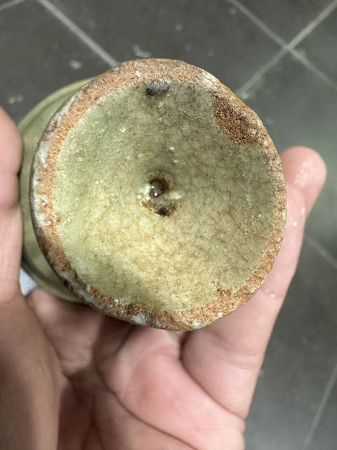 古玩陶瓷元末明初·龍泉青釉外蓮瓣高足杯拍賣，當(dāng)前價(jià)格2888元