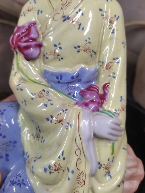 古玩陶瓷何仙姑粉彩塑像真品鑒賞圖