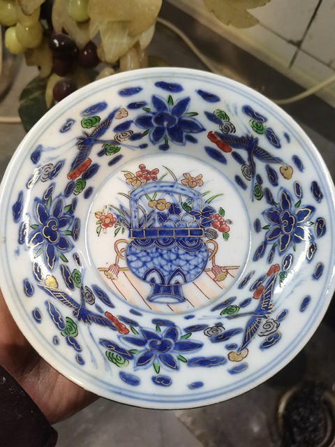 古玩陶瓷青花五彩盤真品鑒賞圖