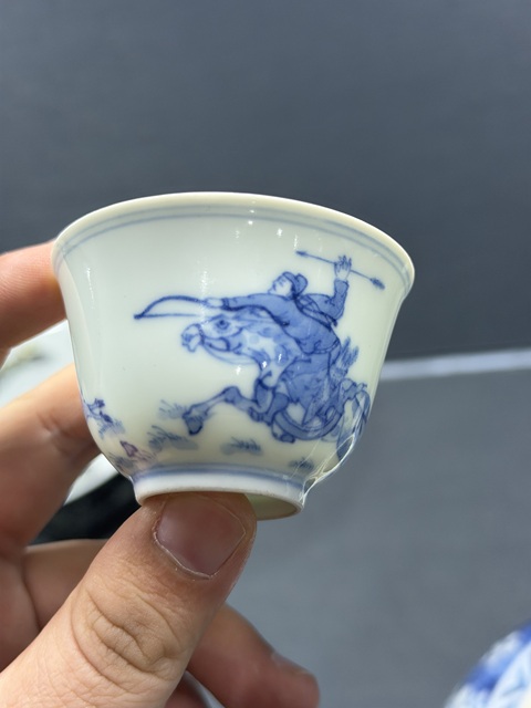 古玩陶瓷青花人物杯真品鑒賞圖