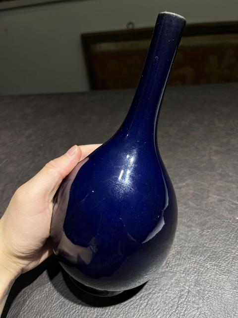 古玩陶瓷茄皮紫釉膽瓶真品鑒賞圖