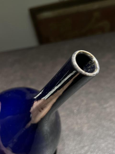 古玩陶瓷茄皮紫釉膽瓶真品鑒賞圖