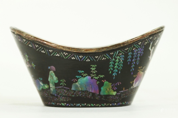 古玩雜項(xiàng)黑漆嵌螺鈿元寶杯真品鑒賞圖