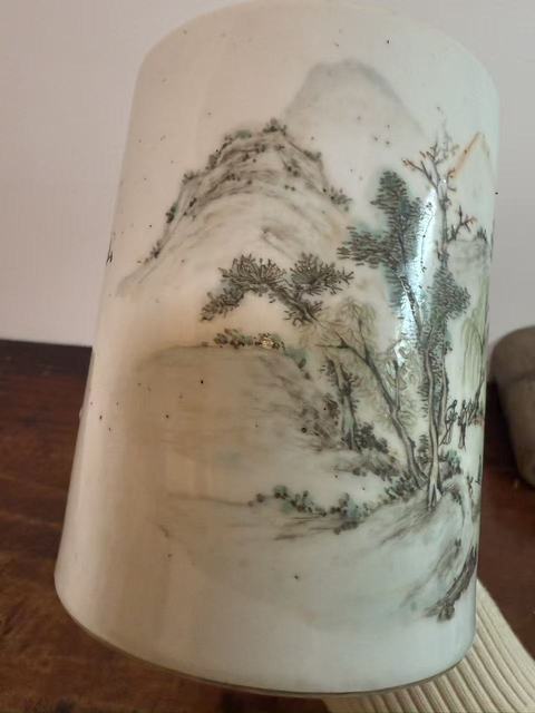 古玩陶瓷淺絳彩山水筆筒真品鑒賞圖