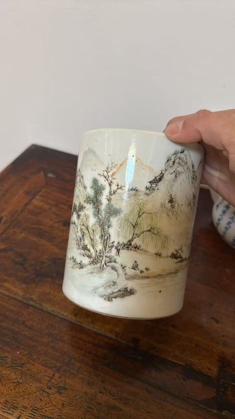 古玩陶瓷淺絳彩山水筆筒真品鑒賞圖