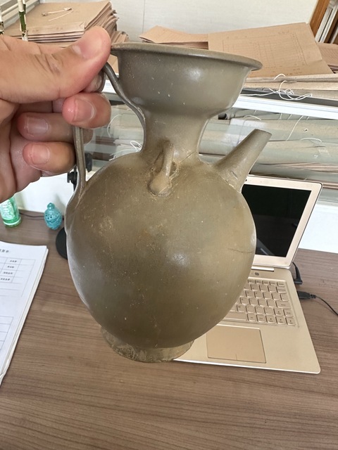 古玩陶瓷越窯青釉執壺真品鑒賞圖