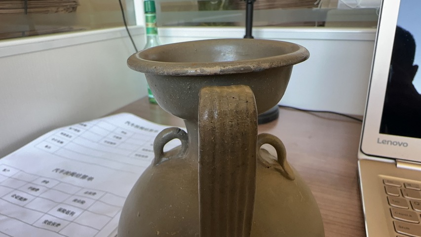 古玩陶瓷越窯青釉執壺真品鑒賞圖