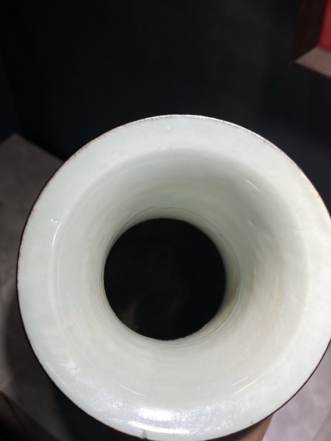 古玩陶瓷豆青釉青花釉里紅獅子繡球玉壺春瓶真品鑒賞圖