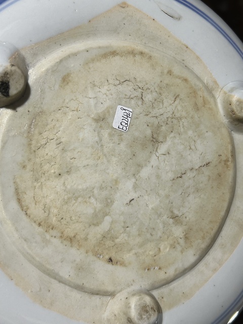 古玩陶瓷青花山水紋三足香爐真品鑒賞圖