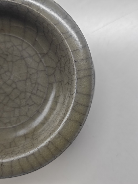 古玩陶瓷龍泉青瓷哥釉折沿洗真品鑒賞圖