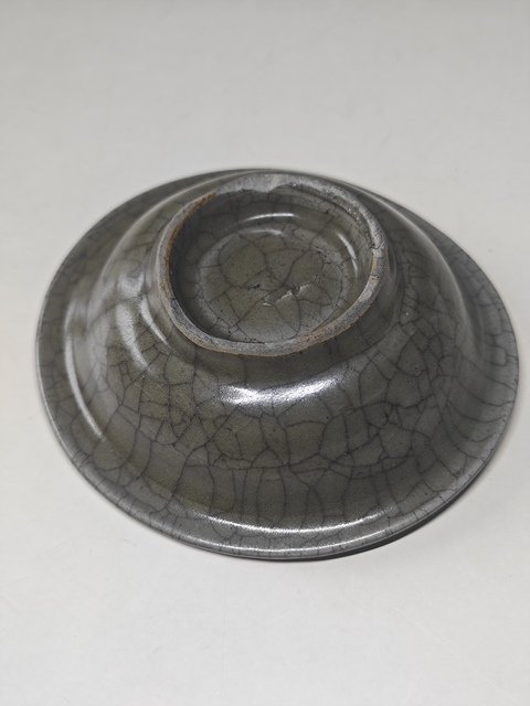 古玩陶瓷龍泉青瓷哥釉折沿洗真品鑒賞圖