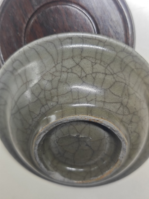 古玩陶瓷龍泉青瓷哥釉折沿洗真品鑒賞圖