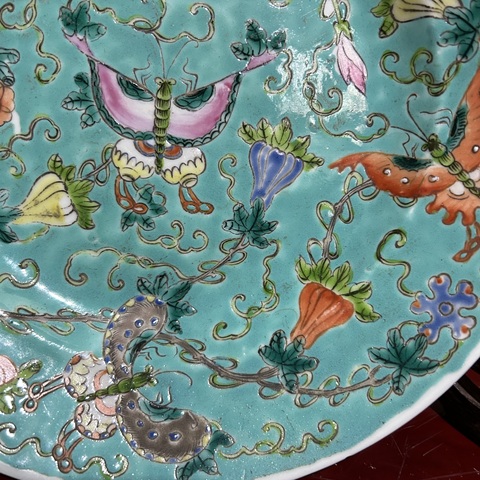 古玩陶瓷瓜蝶連綿粉彩盤真品鑒賞圖