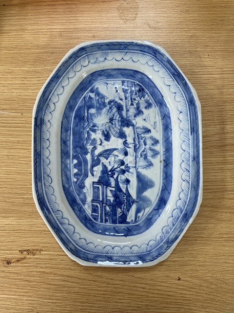 古玩陶瓷青花山水樓閣紋八方盤真品鑒賞圖