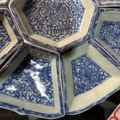 古玩陶瓷青花纏枝花卉紋九子攢盤真品鑒賞圖