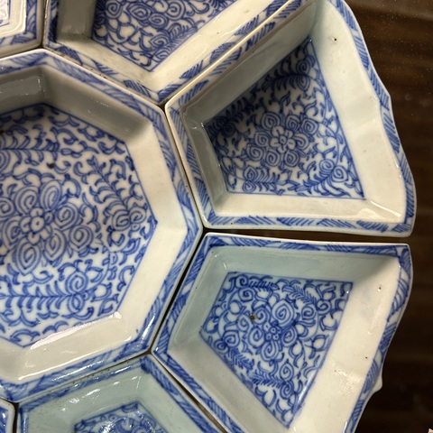 古玩陶瓷青花纏枝花卉紋九子攢盤真品鑒賞圖