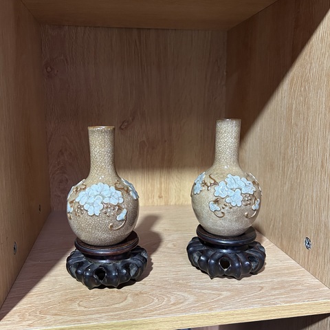 古玩陶瓷哥釉貼塑天球瓶真品鑒賞圖