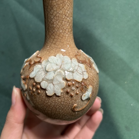 古玩陶瓷哥釉貼塑天球瓶真品鑒賞圖