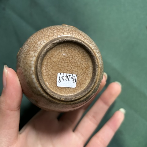 古玩陶瓷哥釉貼塑天球瓶真品鑒賞圖