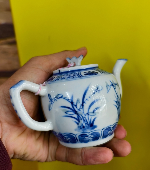 古玩陶瓷清晚期 青花玲瓏四季花卉紋壺真品鑒賞圖