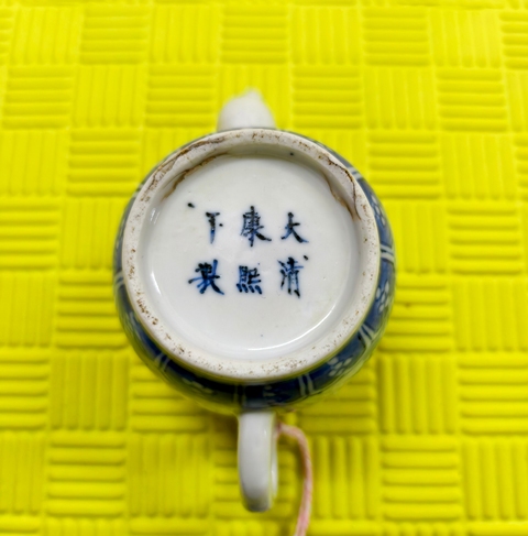 古玩陶瓷清晚期 青花玲瓏四季花卉紋壺真品鑒賞圖