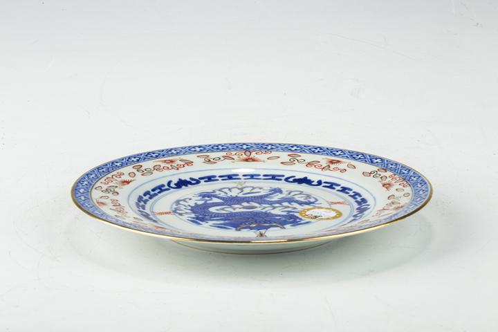 古玩陶瓷民國·青花加彩龍紋玲瓏瓷盤
真品鑒賞圖