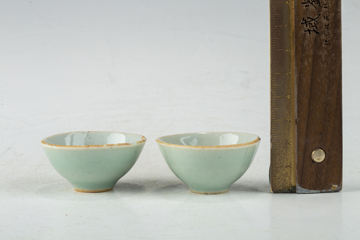 古玩陶瓷清中·豆青釉杯一對
真品鑒賞圖