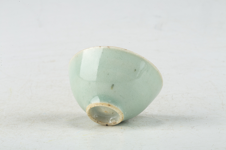 古玩陶瓷清中·豆青釉杯一對
真品鑒賞圖