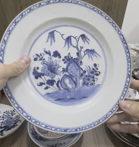 古玩陶瓷花卉紋盤真品鑒賞圖