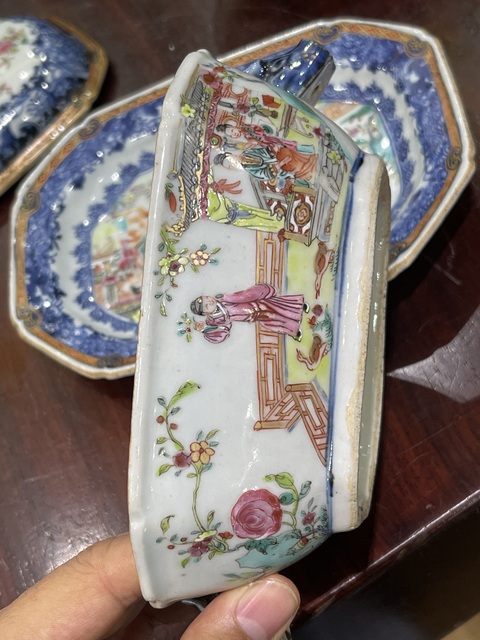 古玩陶瓷青花粉彩神龕恭盒真品鑒賞圖