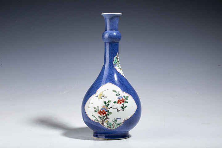 古玩陶瓷清康熙·灑藍(lán)釉開窗五彩花鳥紋長頸瓶拍賣，當(dāng)前價(jià)格5856元