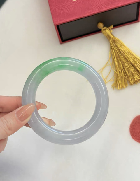 古玩玉器“染色”非天然翡翠手鐲真品鑒賞圖