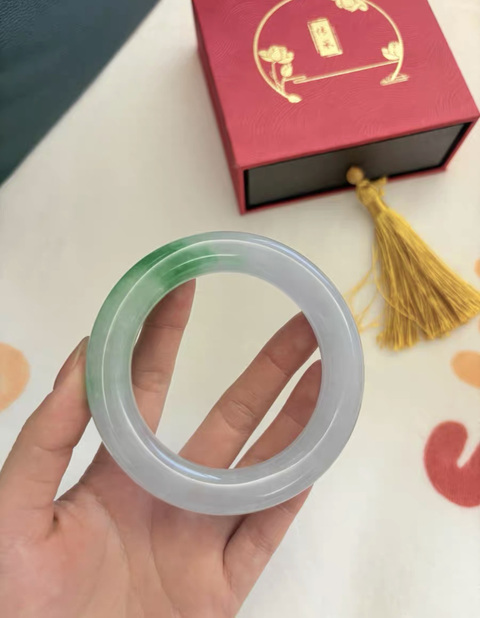 古玩玉器“染色”非天然翡翠手鐲真品鑒賞圖