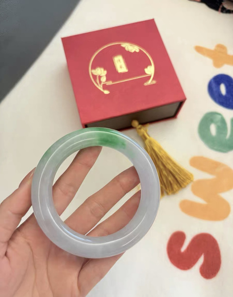 古玩玉器“染色”非天然翡翠手鐲真品鑒賞圖