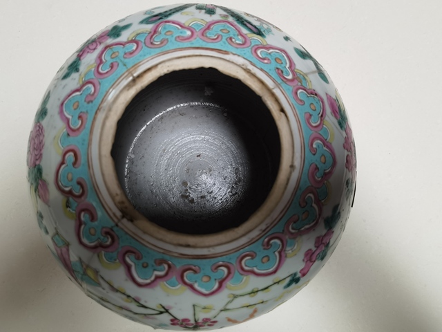 古玩陶瓷粉彩博古花卉大罐真品鑒賞圖