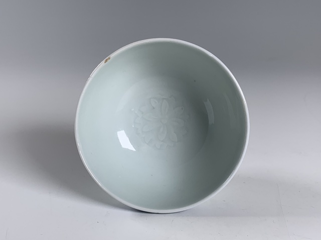 古玩陶瓷清康熙·青花暗刻菊瓣紋茶圓拍賣(mài)，當(dāng)前價(jià)格498元