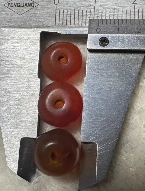 古玩玉器紅瑪瑙珠真品鑒賞圖